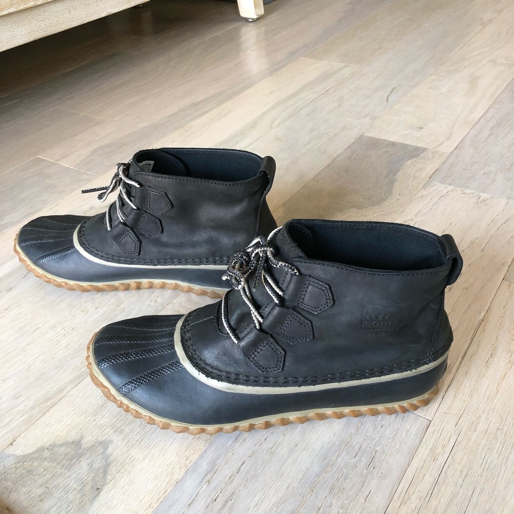 Sorel Out N About booties in black